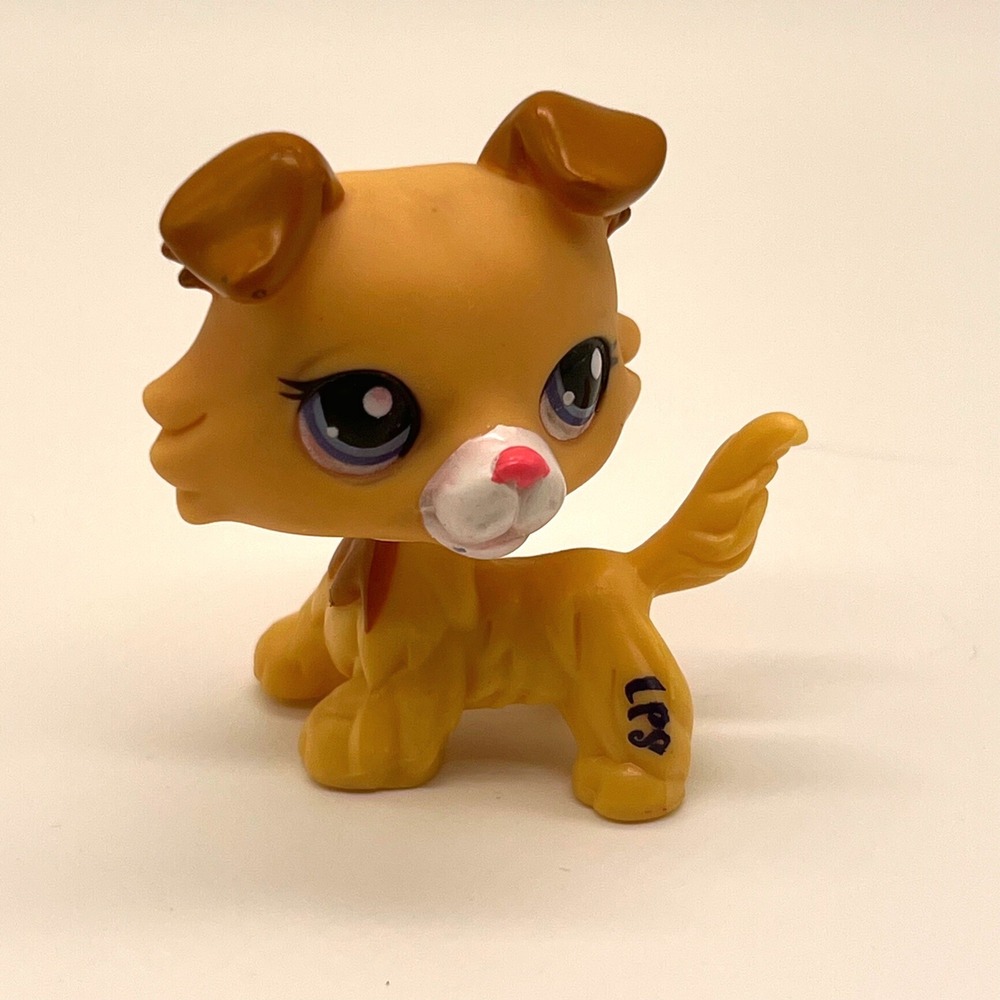 Hasbro‎ Littlest Pet Shop Collie Dog 2452 LPS Authentic Light Blue Eyes